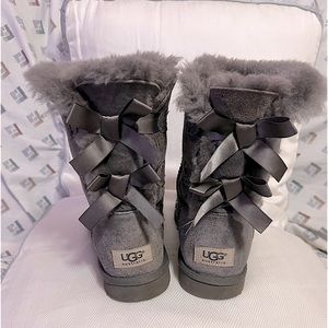 UGG Boots- gray-  women’s size 6